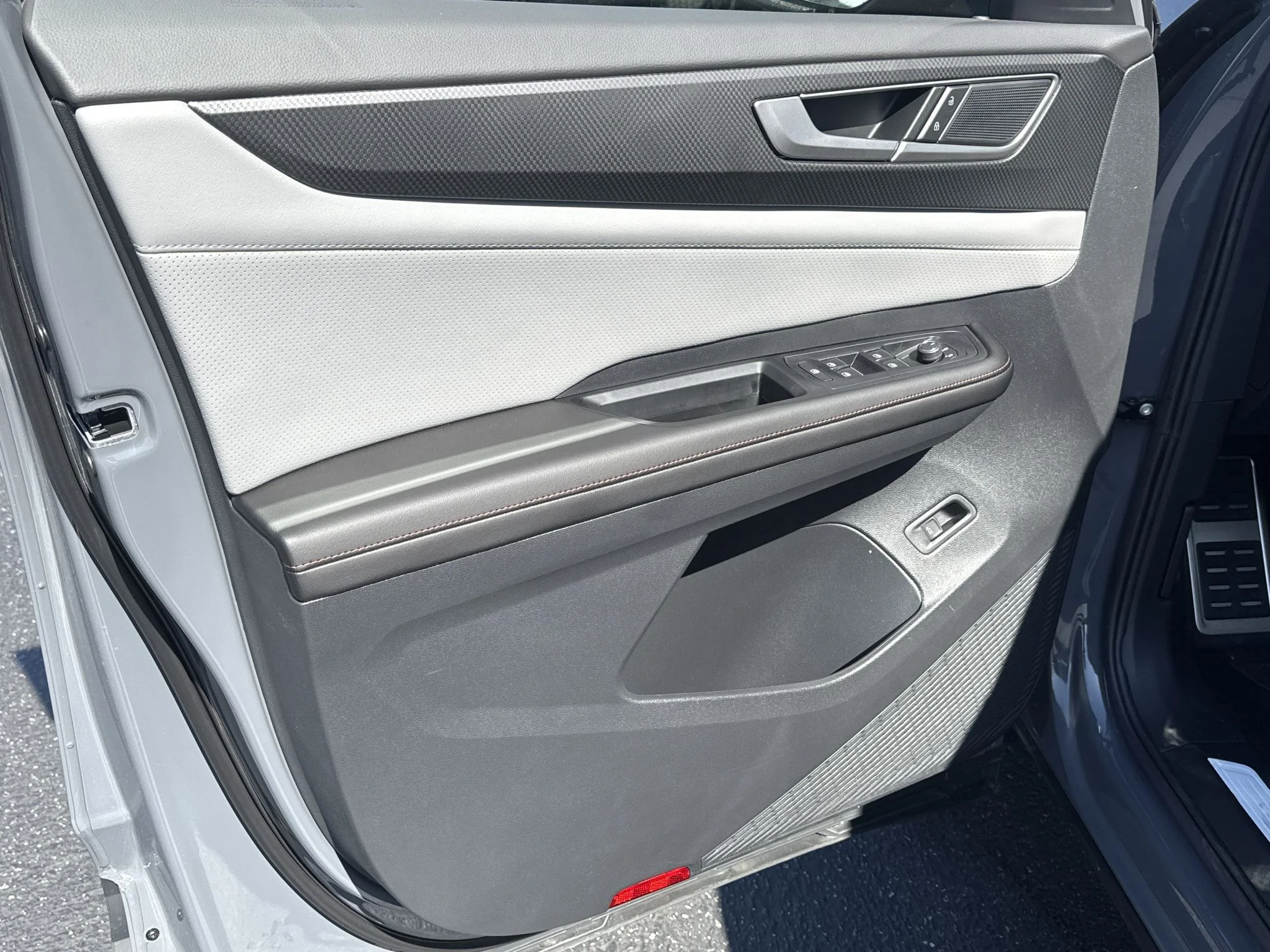 New 2026 Pure Gray Volkswagen 2.0T Peak Edition image 12