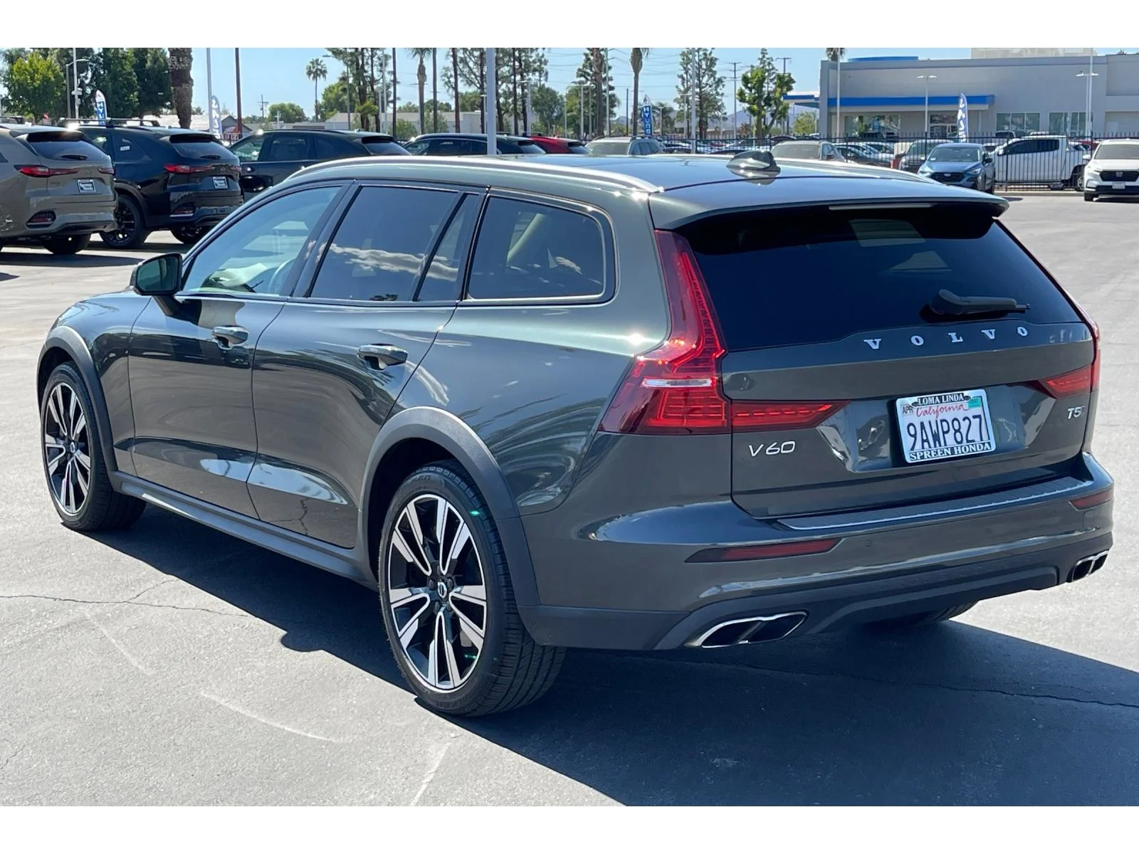 Used 2022 Pine Grey Metallic Volvo T5 image 3