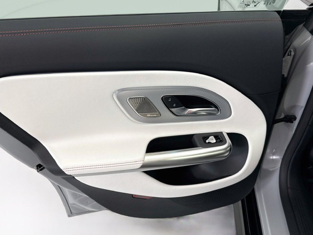 New 2027 MANUFAKTUR Alpine Grey Mercedes-Benz CLA 220 image 25