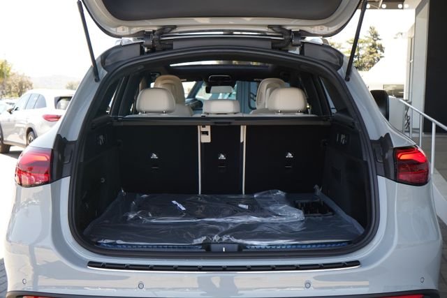 New 2026 MANUFAKTUR Alpine Grey Mercedes-Benz GLC 300 image 8