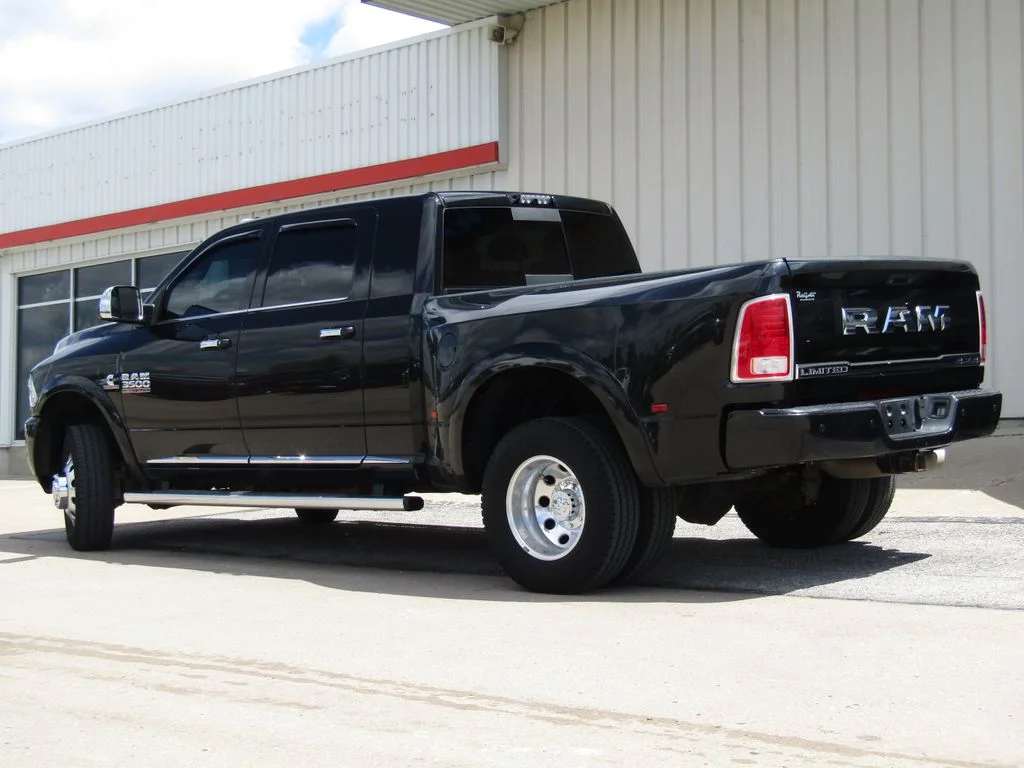 Used 2017 Black Ram Laramie Longhorn image 10