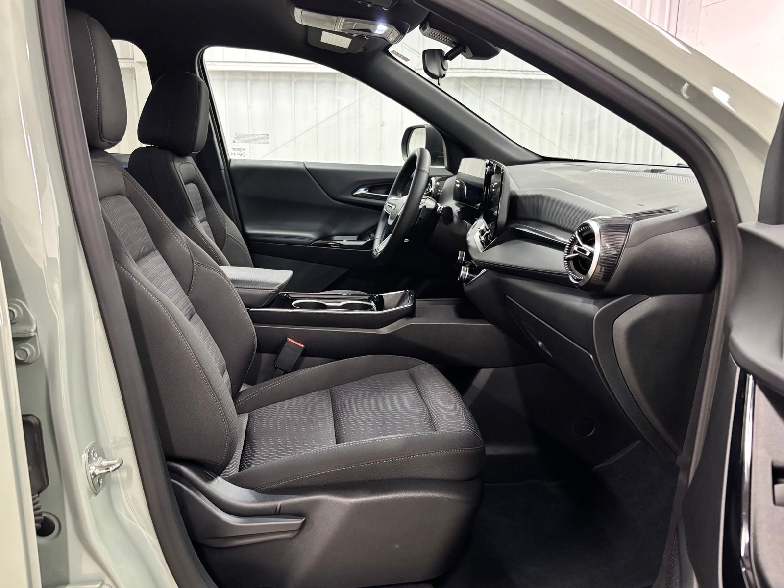 Used 2025 Green Chevrolet LT image 22