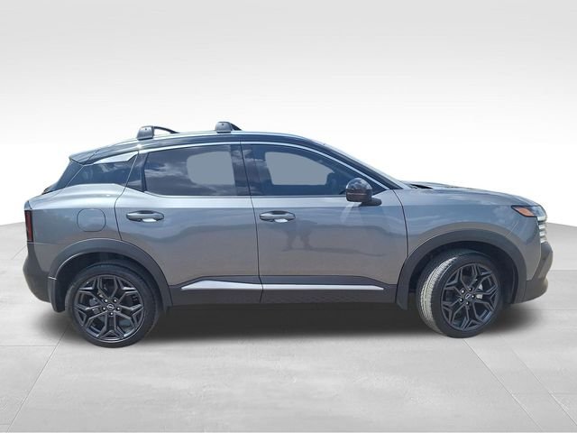 Used 2025 Gray Nissan SR image 9
