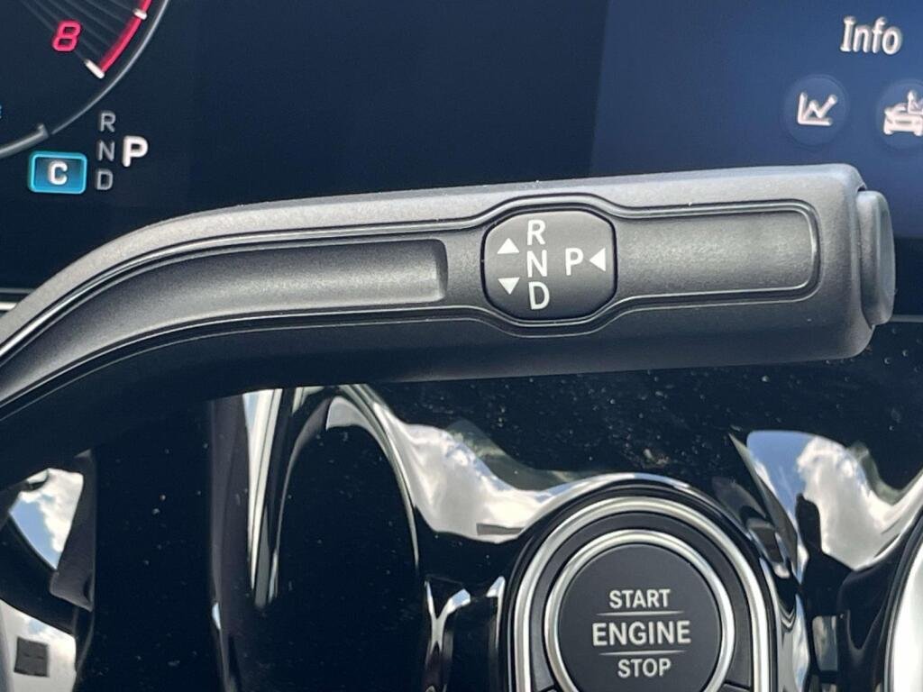New 2026 Polar White Mercedes-Benz GLA 250 image 37