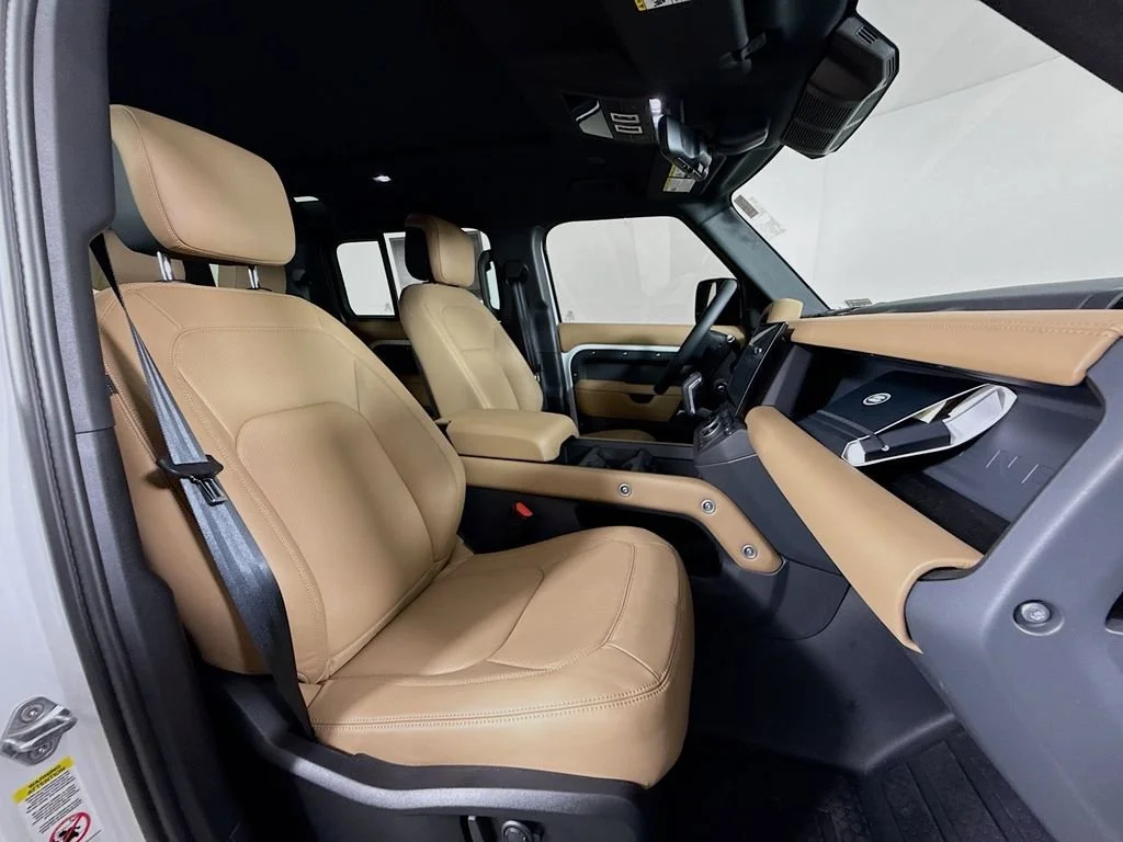 2026 Land Rover Defender X-Dynamic SE - Photo 30