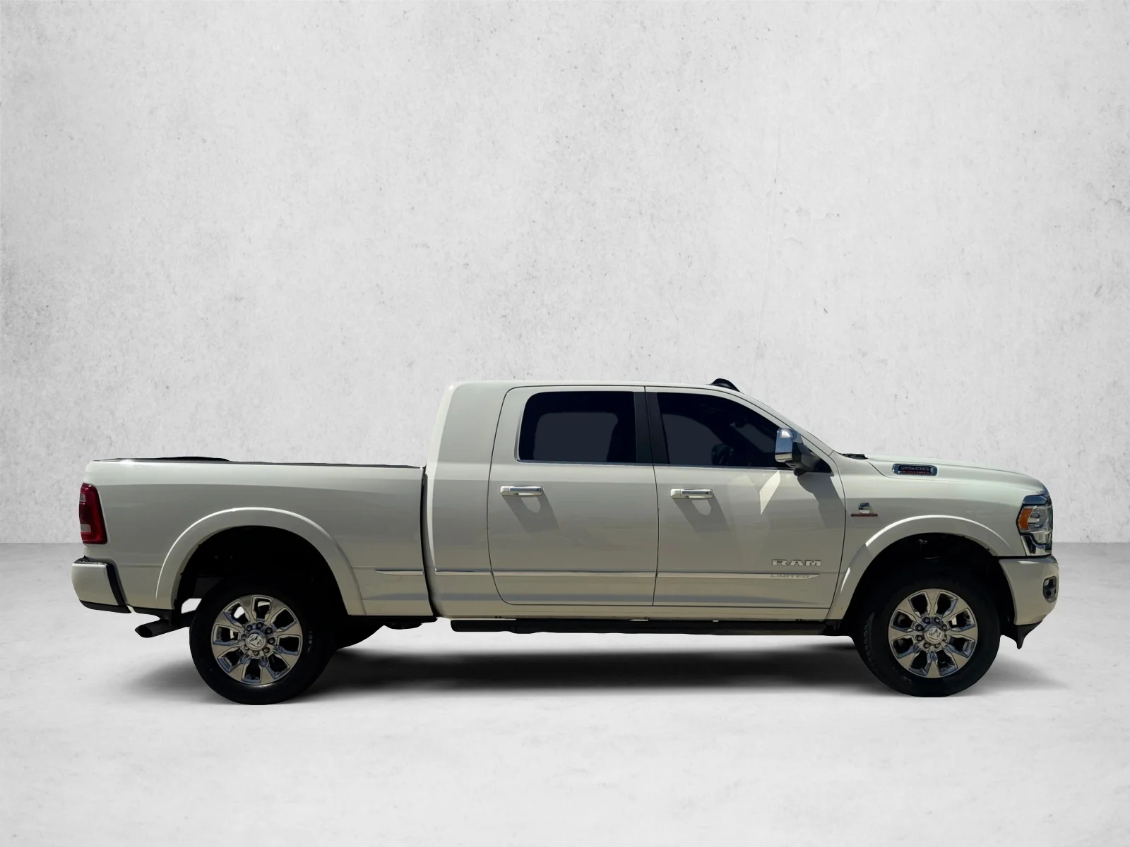 Used 2021 Pearl White RAM Limited image 4
