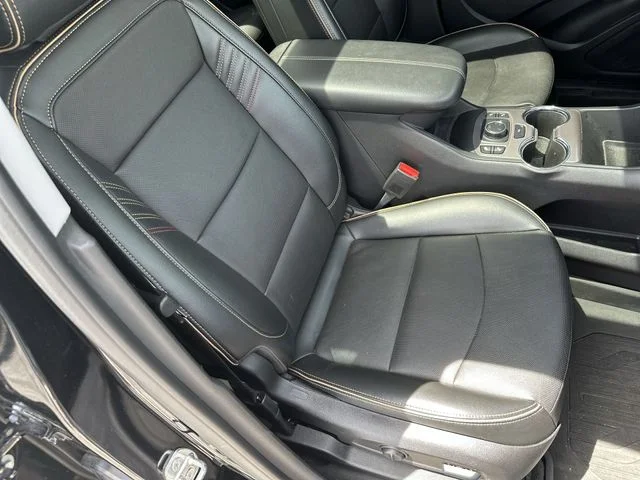 Used 2023 Black GMC AT4 image 28