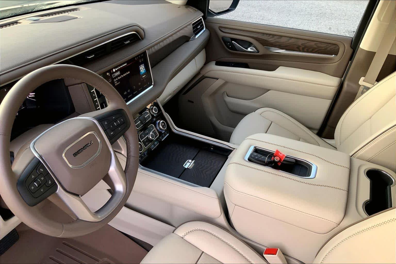 Used 2024 Onyx Black GMC Denali image 16