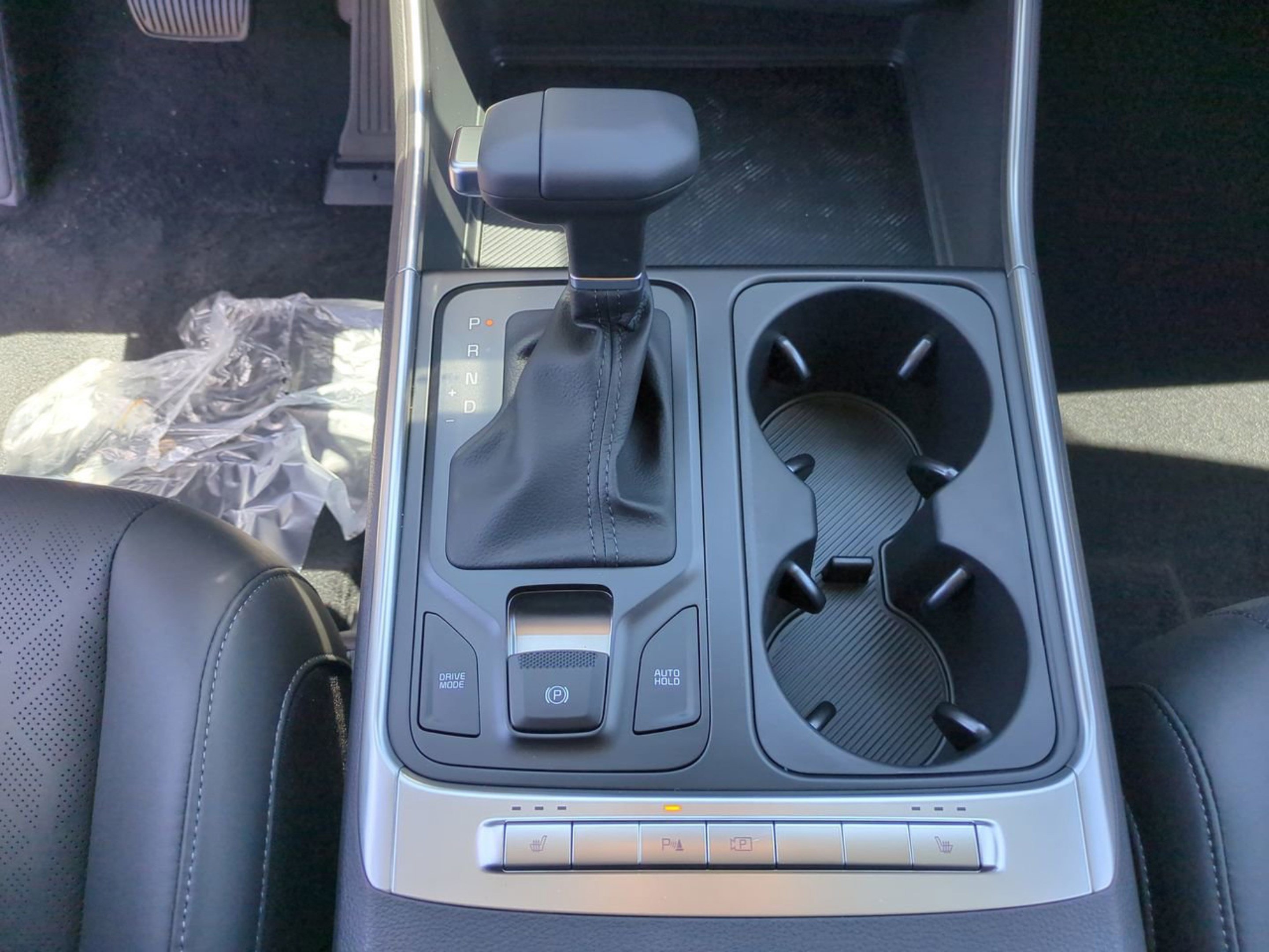 Certified Used 2026 Snow White Pearl Kia LXS image 30