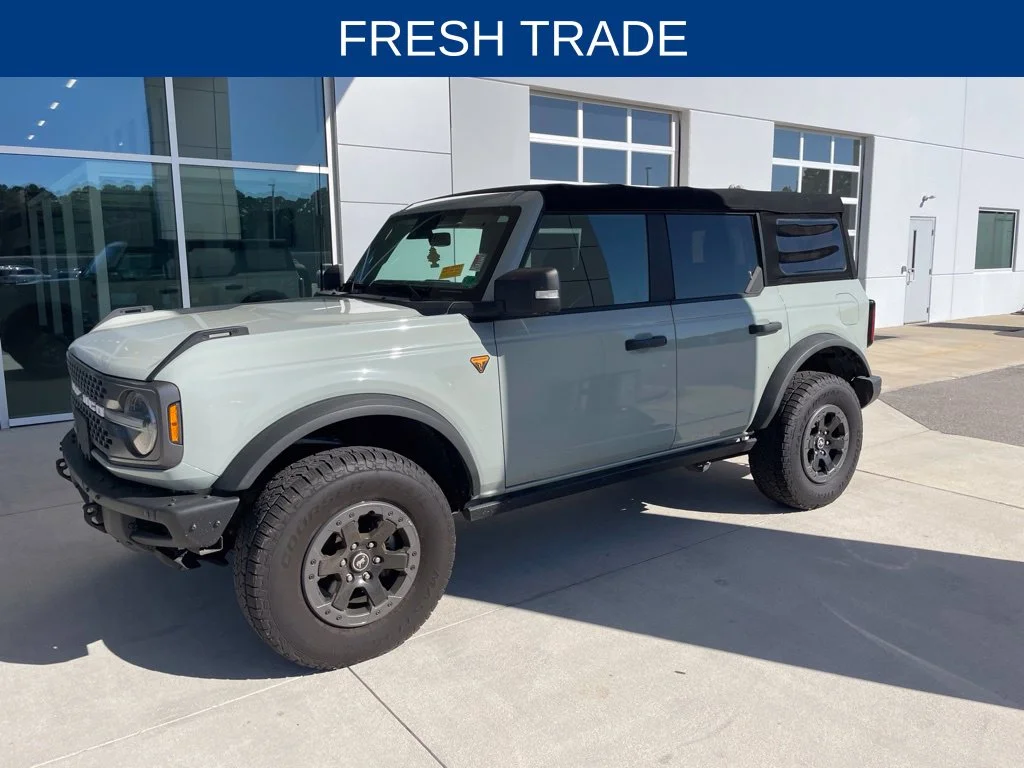 Used 2021 Green Ford Badlands image 1