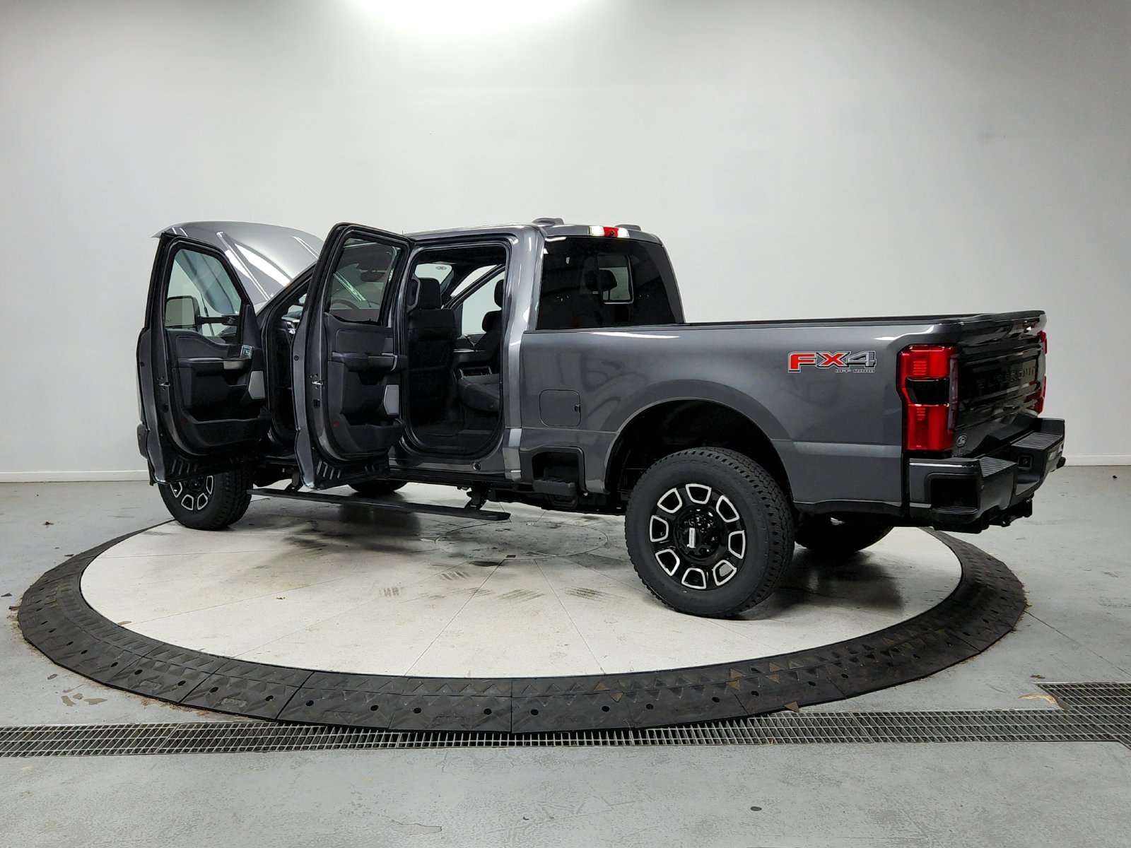 New 2027 Carbonized Gray Metallic Ford F-250® Platinum® image 14