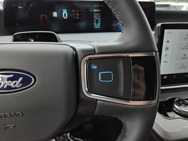 New 2026 Oxford White Ford Active image 21
