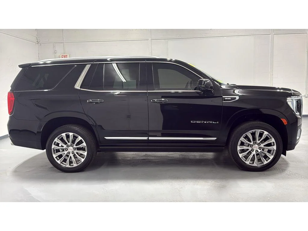 Used 2023 Onyx Black GMC Denali image 3