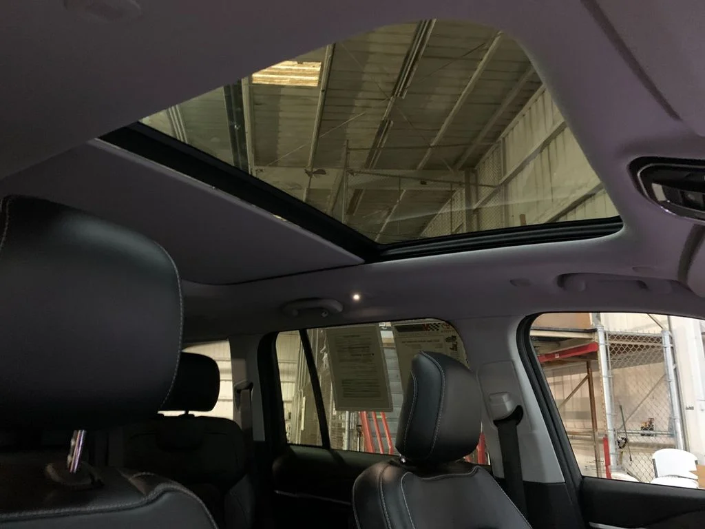 Used 2022 Silver Jeep 4xe image 18