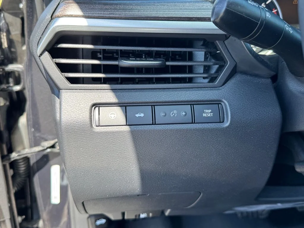 Used 2021 Blue Nissan 2.5 SL image 19