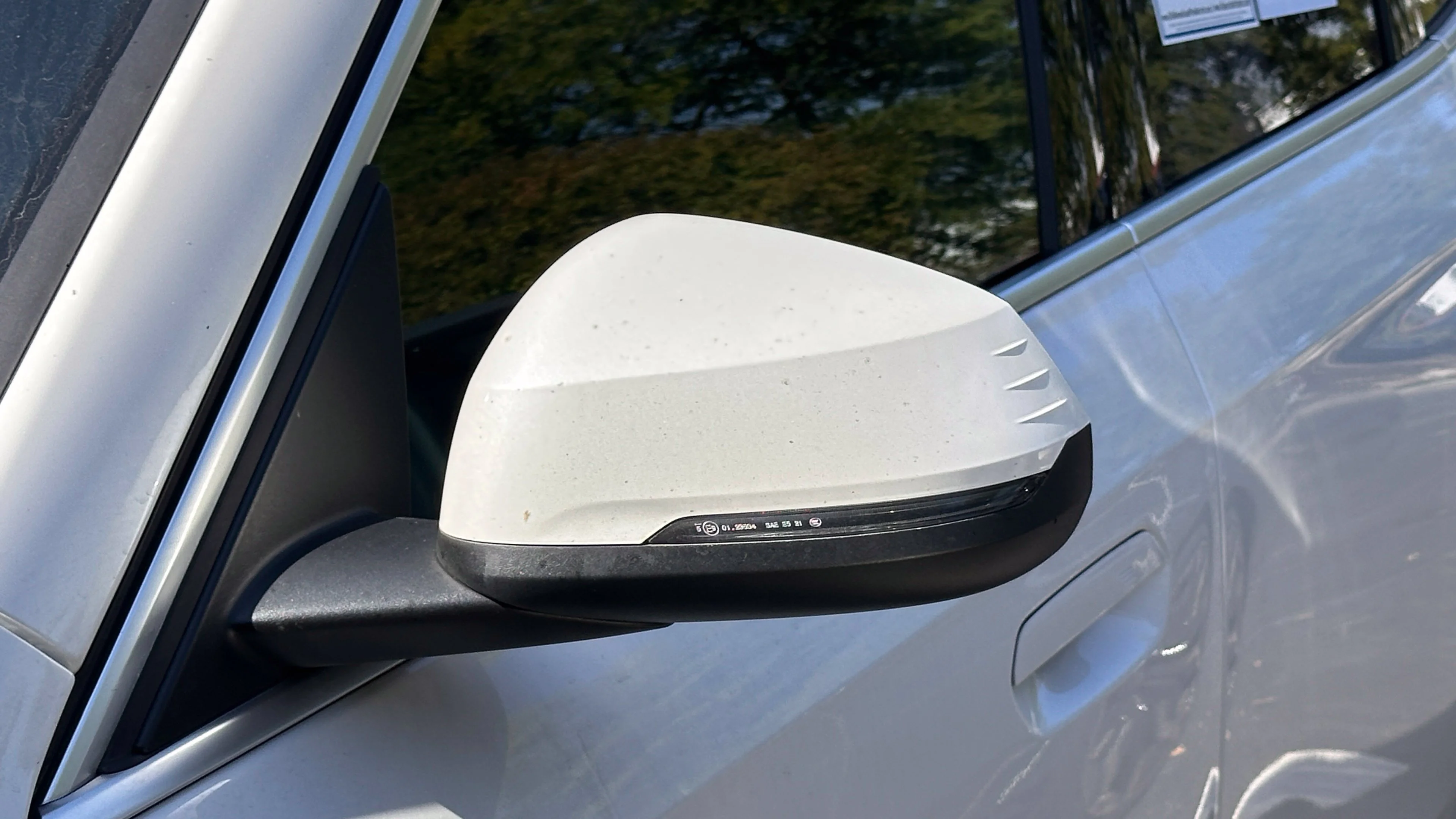 Used 2025 Mineral White Metallic BMW xDrive28i image 10