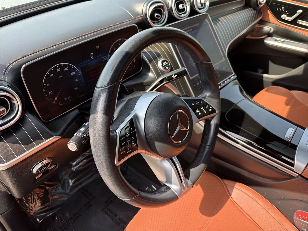 Used 2023  Mercedes-Benz GLC 300 image 11