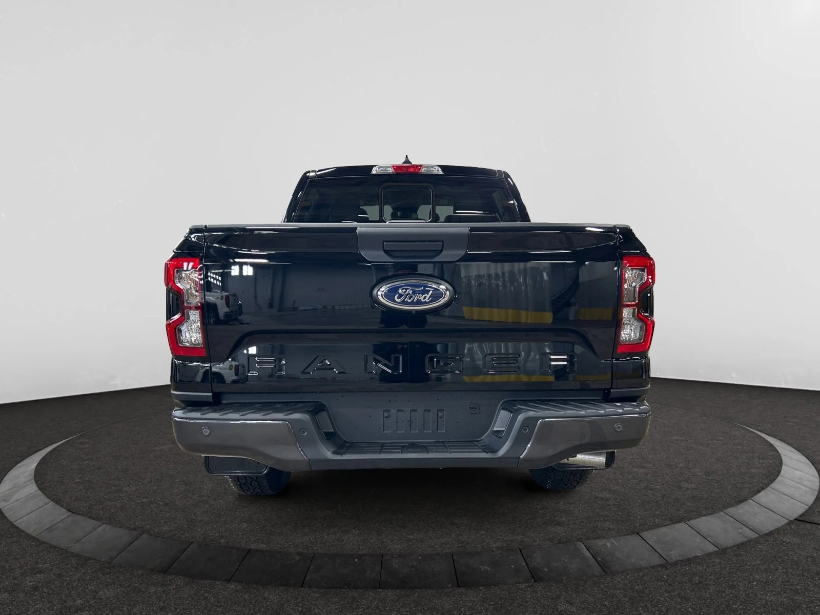 New 2026 Shadow Black Ford XLT image 4