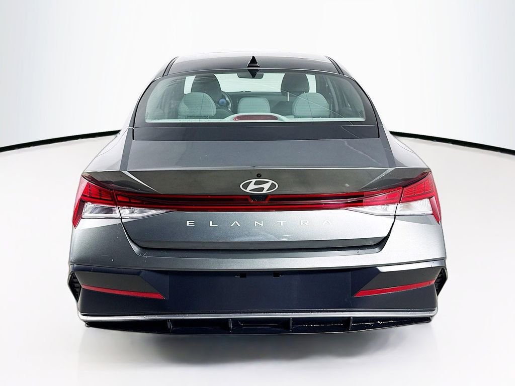 2025 Hyundai Elantra SEL - Photo 24
