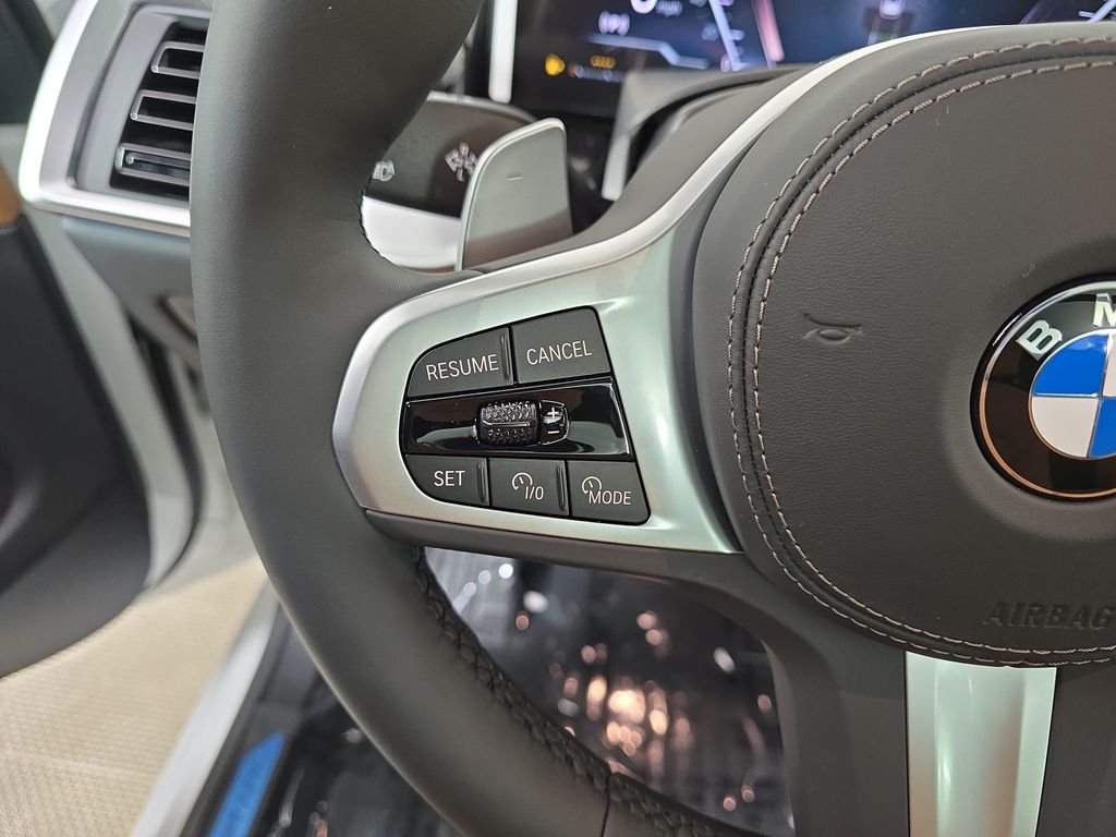 New 2026 Mineral White Metallic BMW xDrive40i image 17