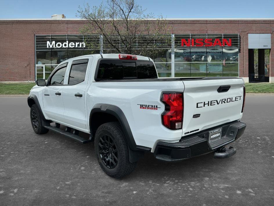 Used 2026 Summit White Chevrolet 4WD Trail Boss image 2