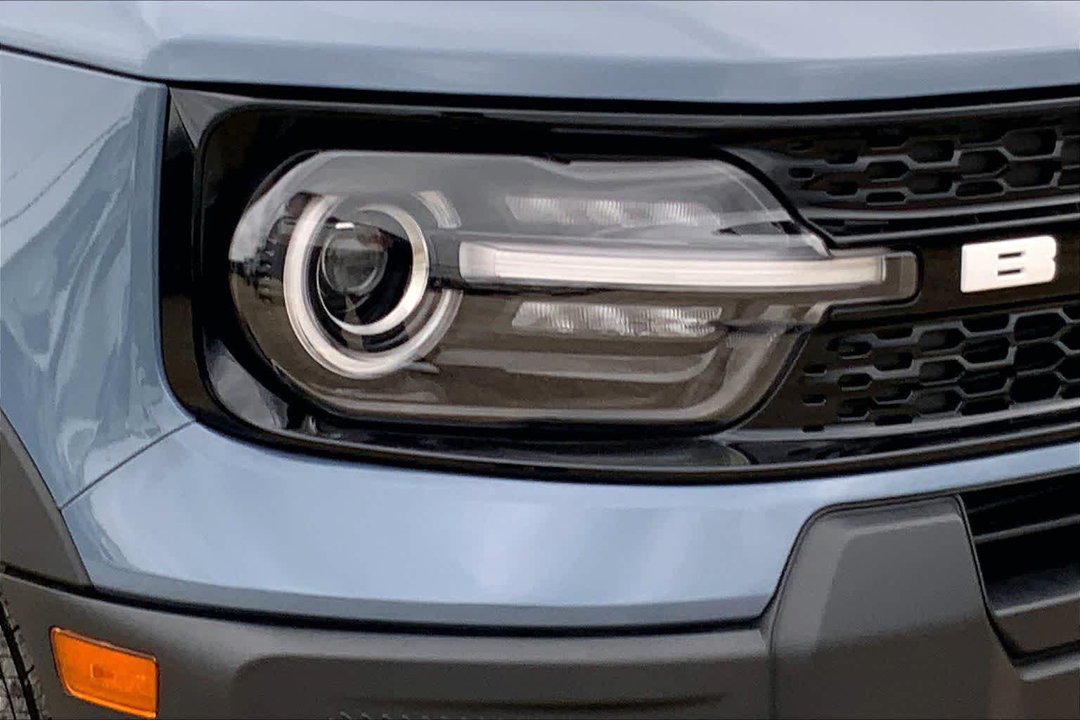 New 2026 Azure Gray Metallic Tri-Coat Ford Outer Banks® image 10
