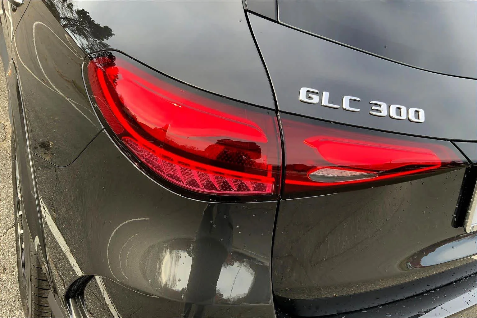Certified Used 2026 Graphite Grey Metallic Mercedes-Benz GLC 300 image 18