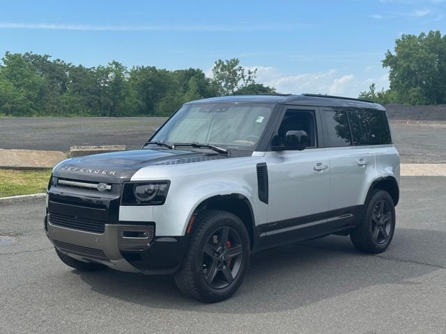 2022 Land Rover Defender X's photo