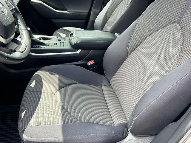 Used 2023 Silver Toyota LE image 28