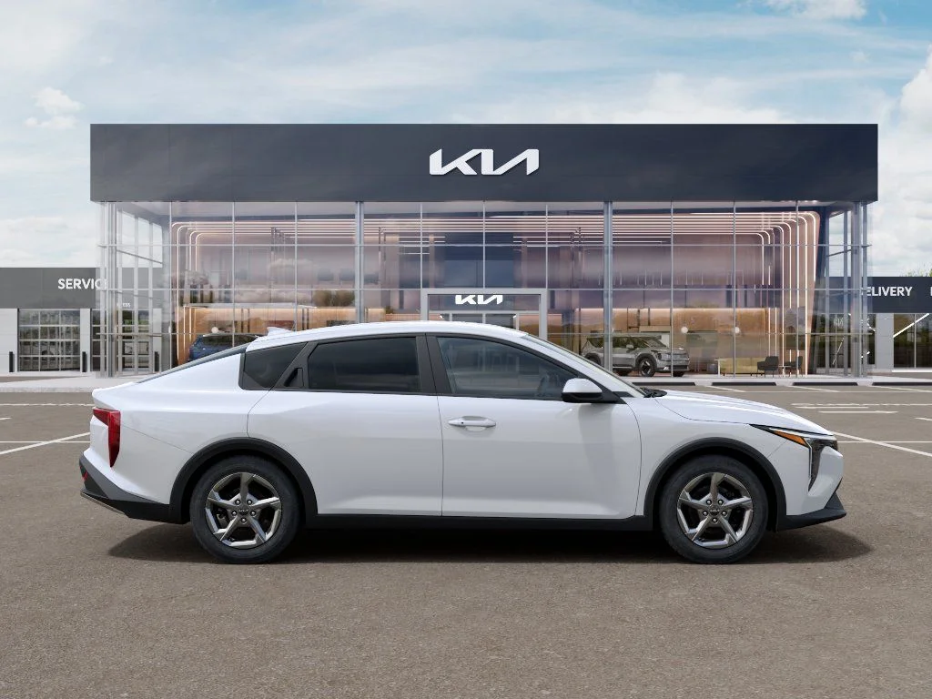 New 2026 Snow White Pearl Kia LXS image 7