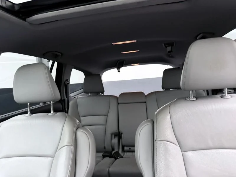 Used 2020  Honda EX-L Sport Utility 4D image 39