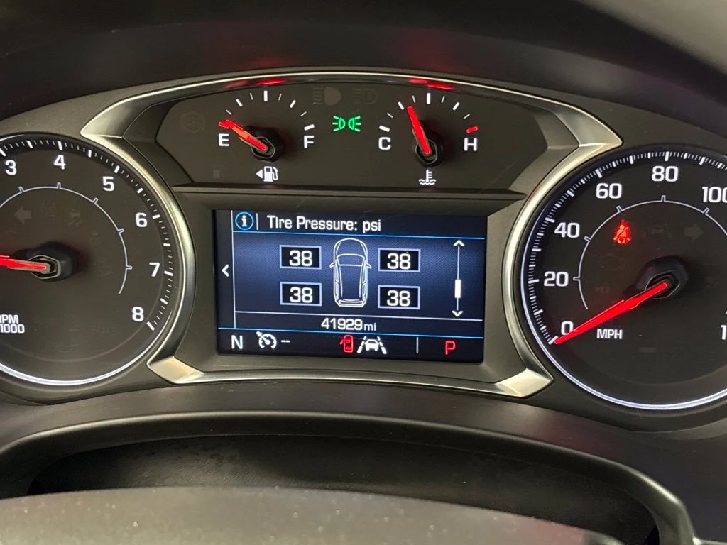 Used 2024 White GMC SLE image 29