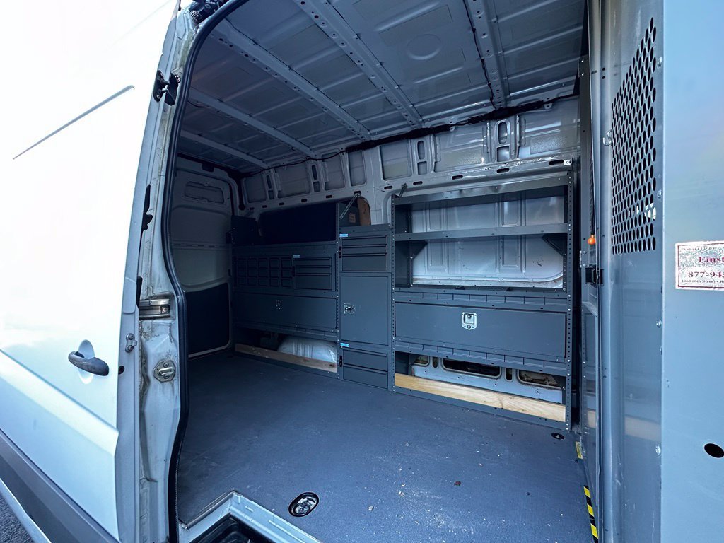 Used 2012  Mercedes-Benz Cargo 144 WB image 7