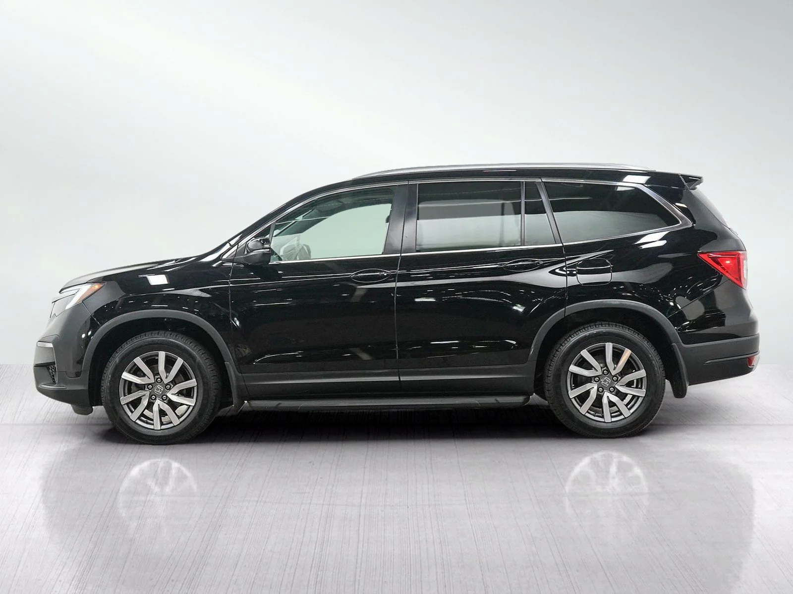 Used 2021 Honda Pilot EX-L with VIN 5FNYF6H71MB501668 for sale in Burnsville, Minnesota