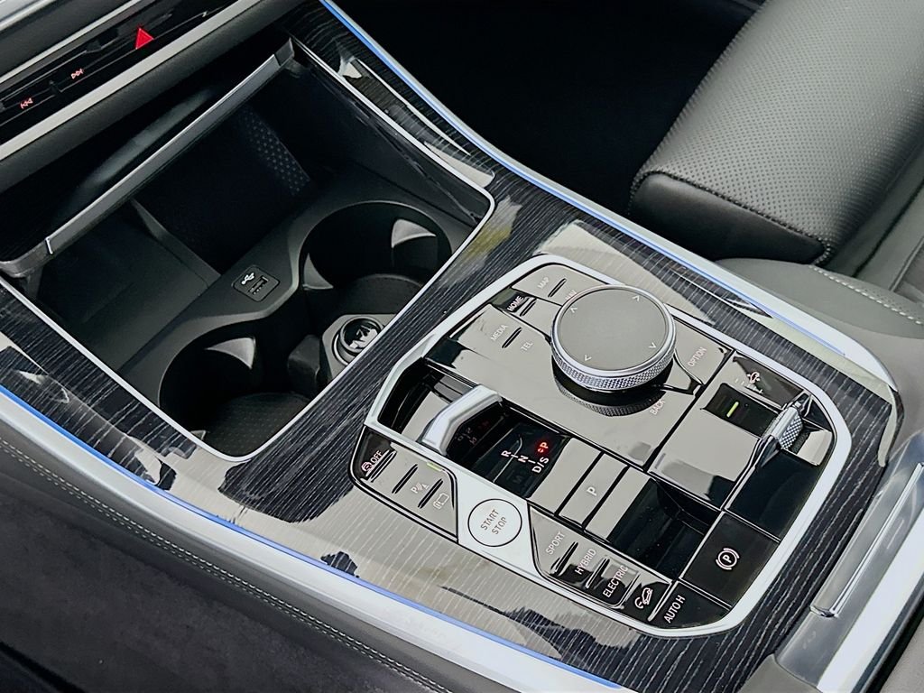 New 2026 Mineral White Metallic BMW xDrive50e image 15