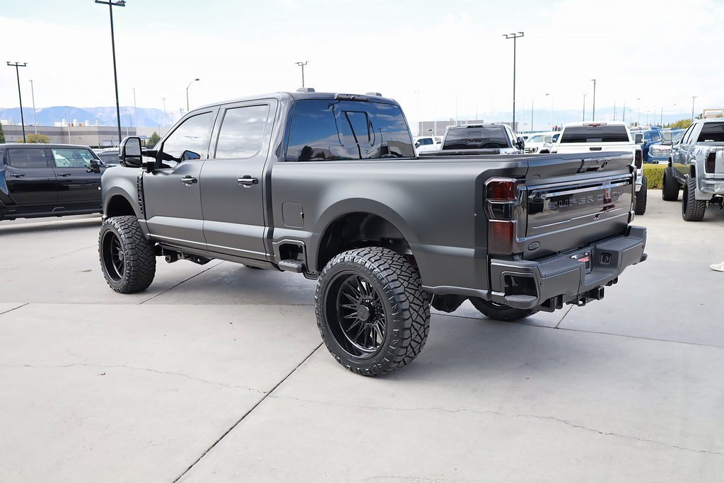 2025 Ford F-350 Platinum photo 4