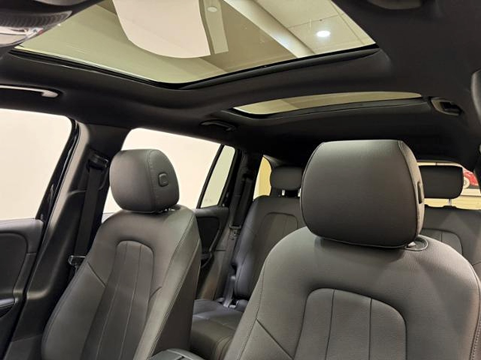 Certified Used 2025 Night Black Mercedes-Benz  image 7