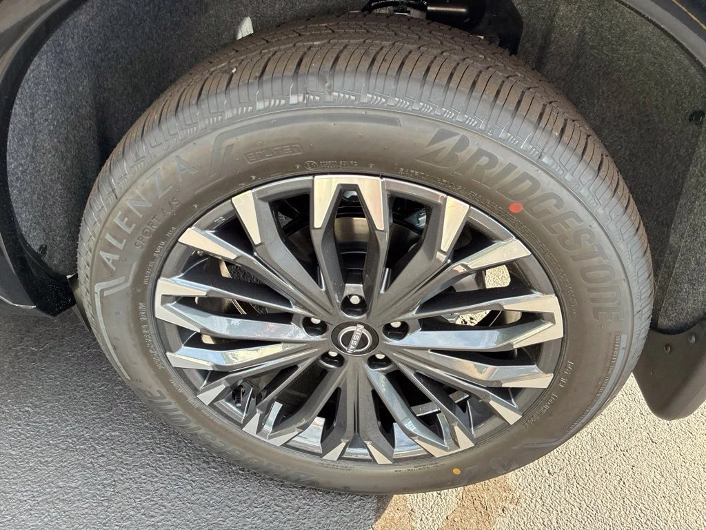 New 2026 Everest White Pearl TriCoat Nissan Platinum image 12