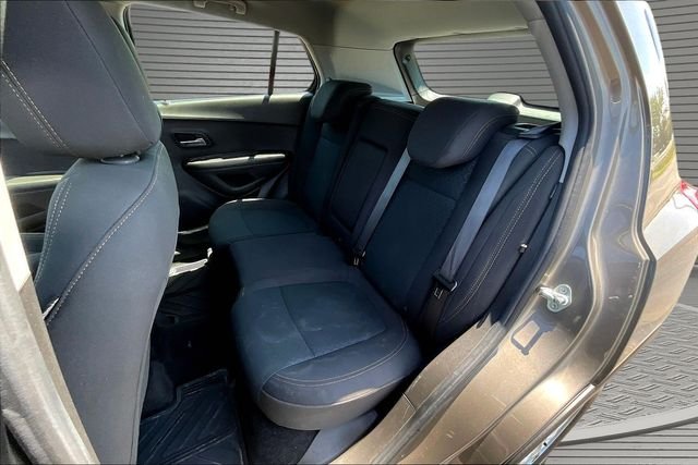 Used 2021 Gray Chevrolet LS image 20