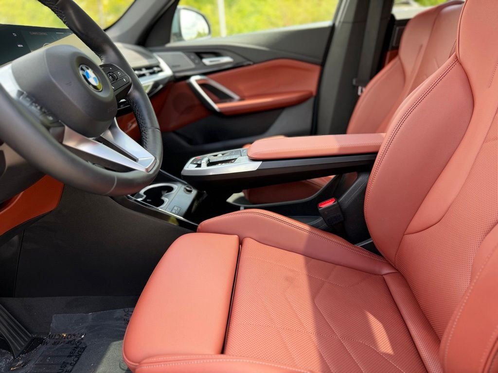 Used 2026 Green BMW xDrive28i image 15