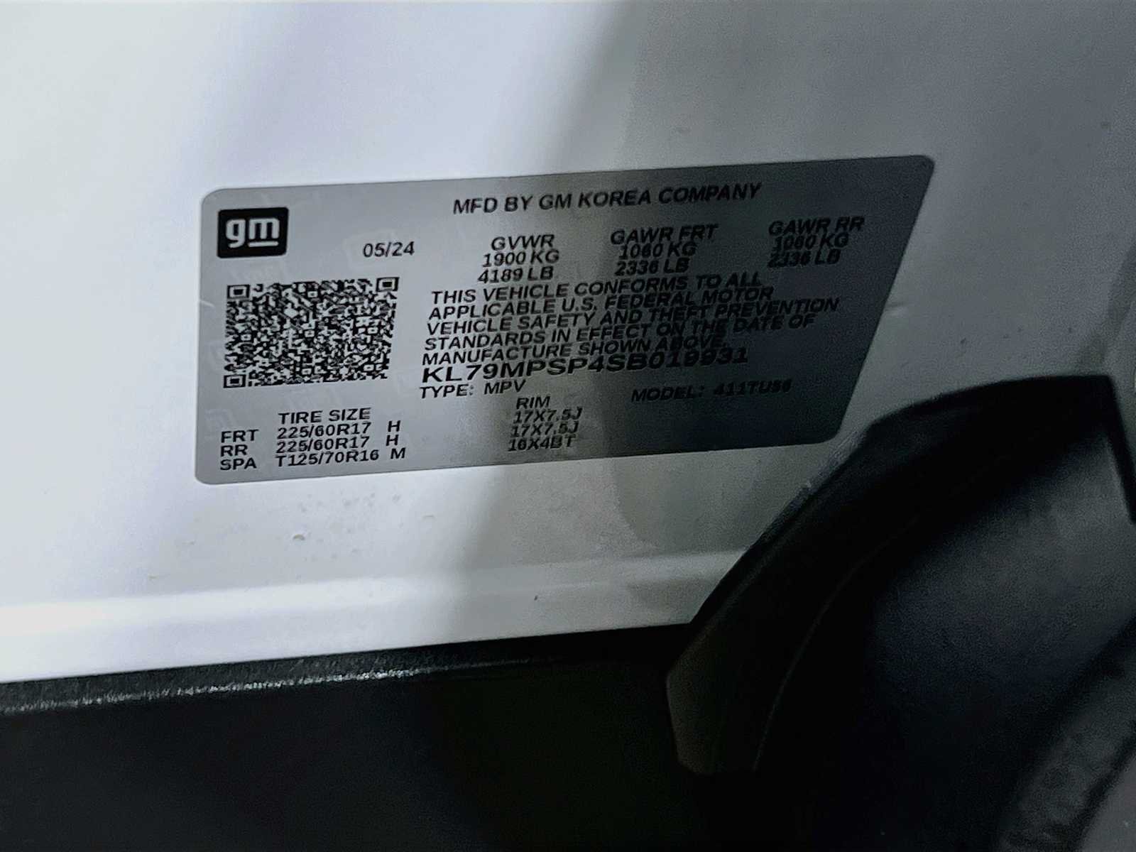 Used 2025 Summit White Chevrolet LT image 30