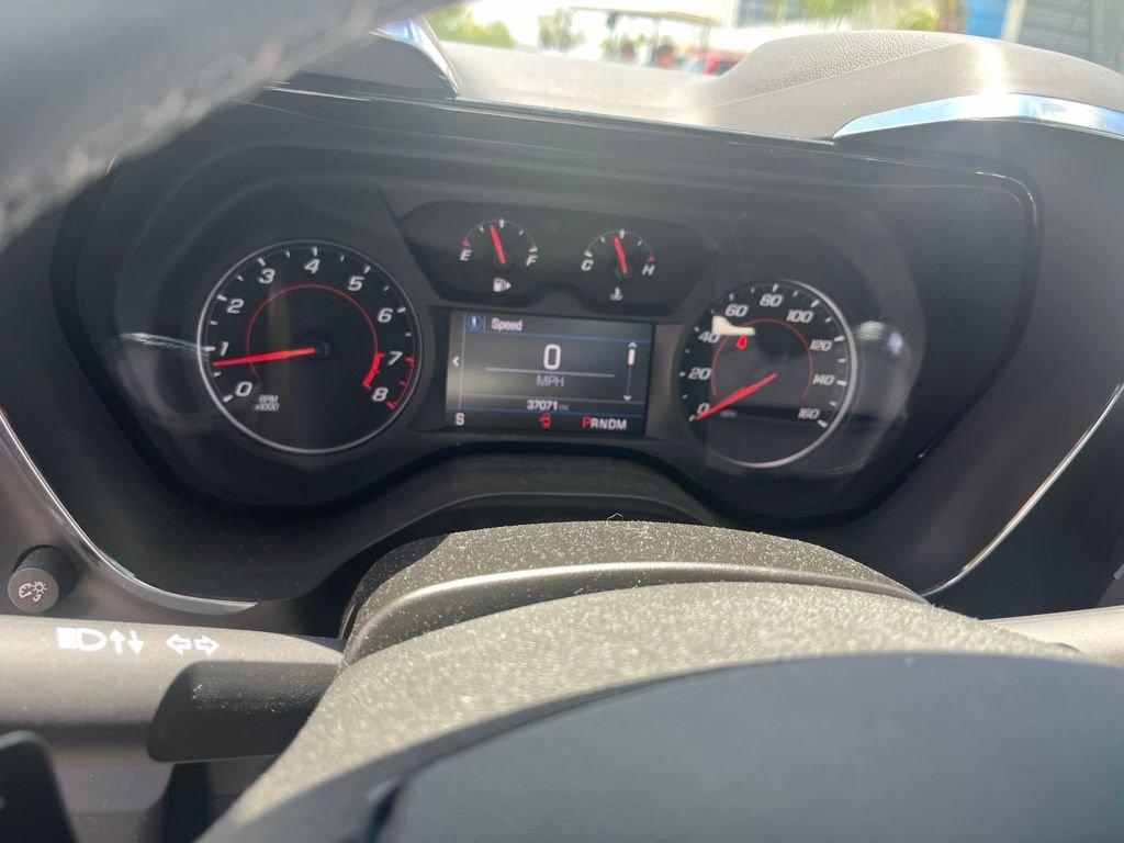 Used 2022 Gray Chevrolet 1LT image 17