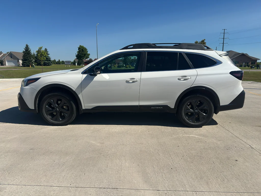 Used 2021 Crystal White Pearl Subaru Onyx Edition XT image 1