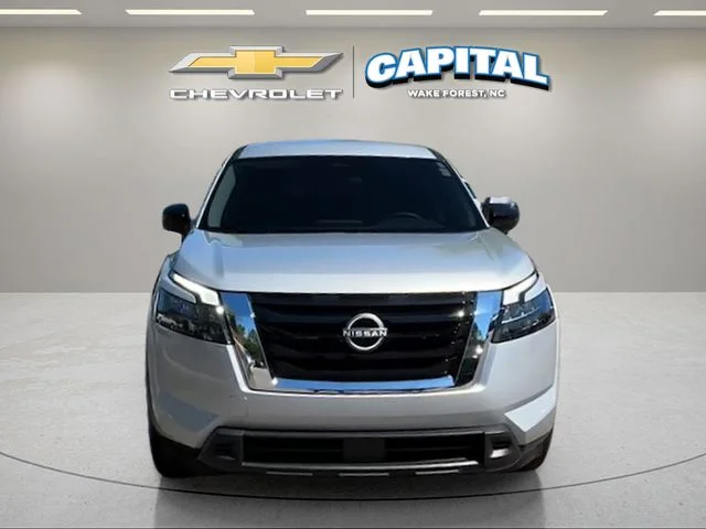 Used 2025 Silver Nissan S image 8