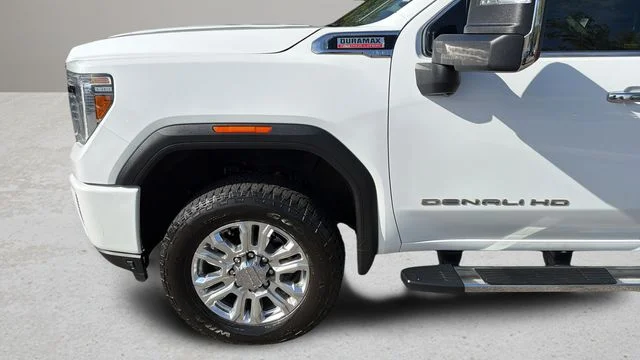 Used 2022 White GMC Denali image 41