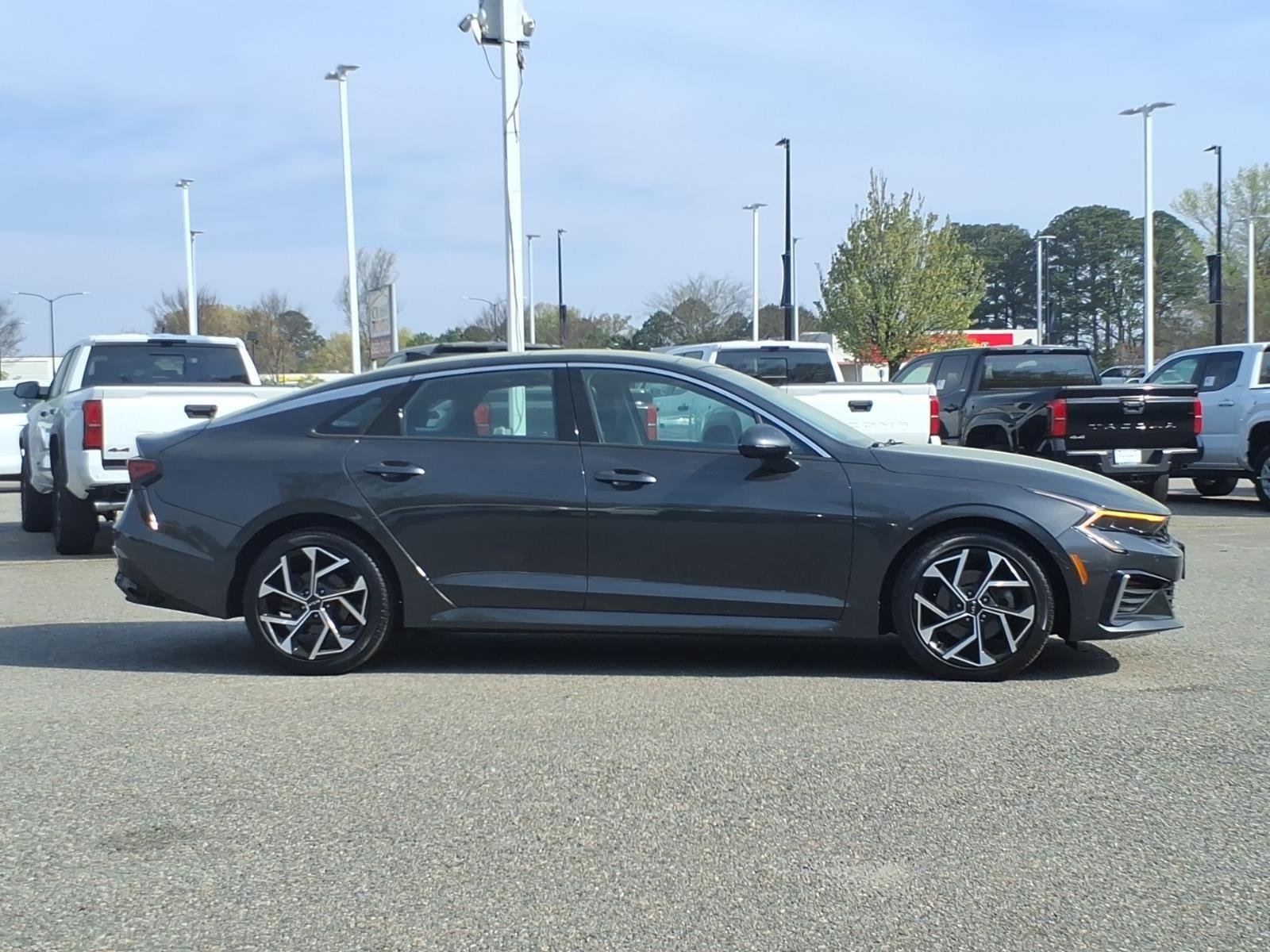 Used 2025 Interstellar Gray Kia EX image 6