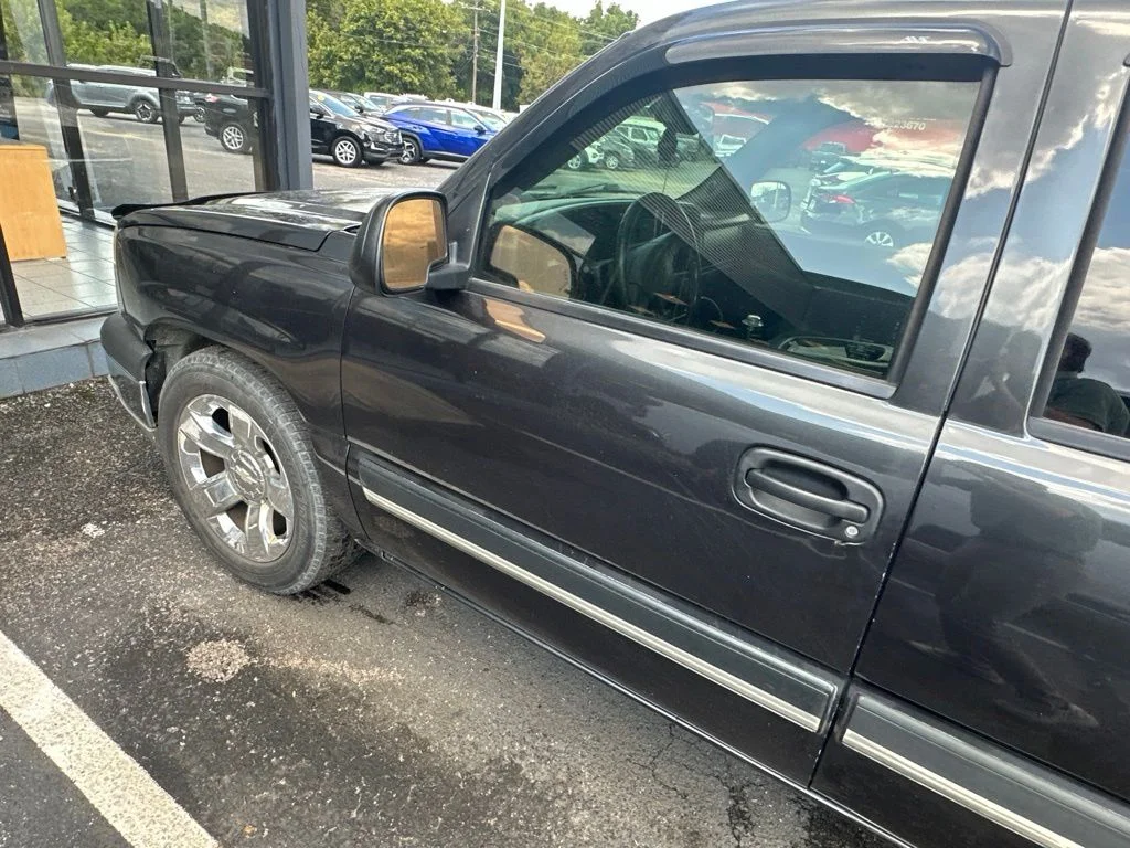 Used 2004 Dark Gray Metallic Chevrolet LS image 14