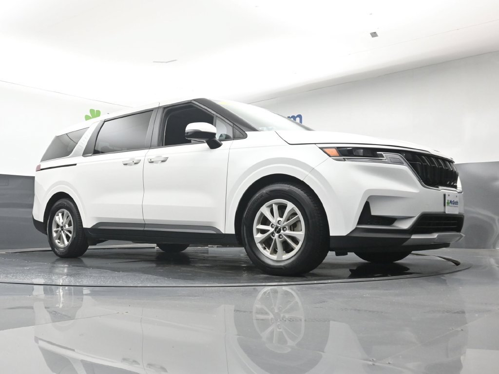 Used 2024 White Kia LX image 30