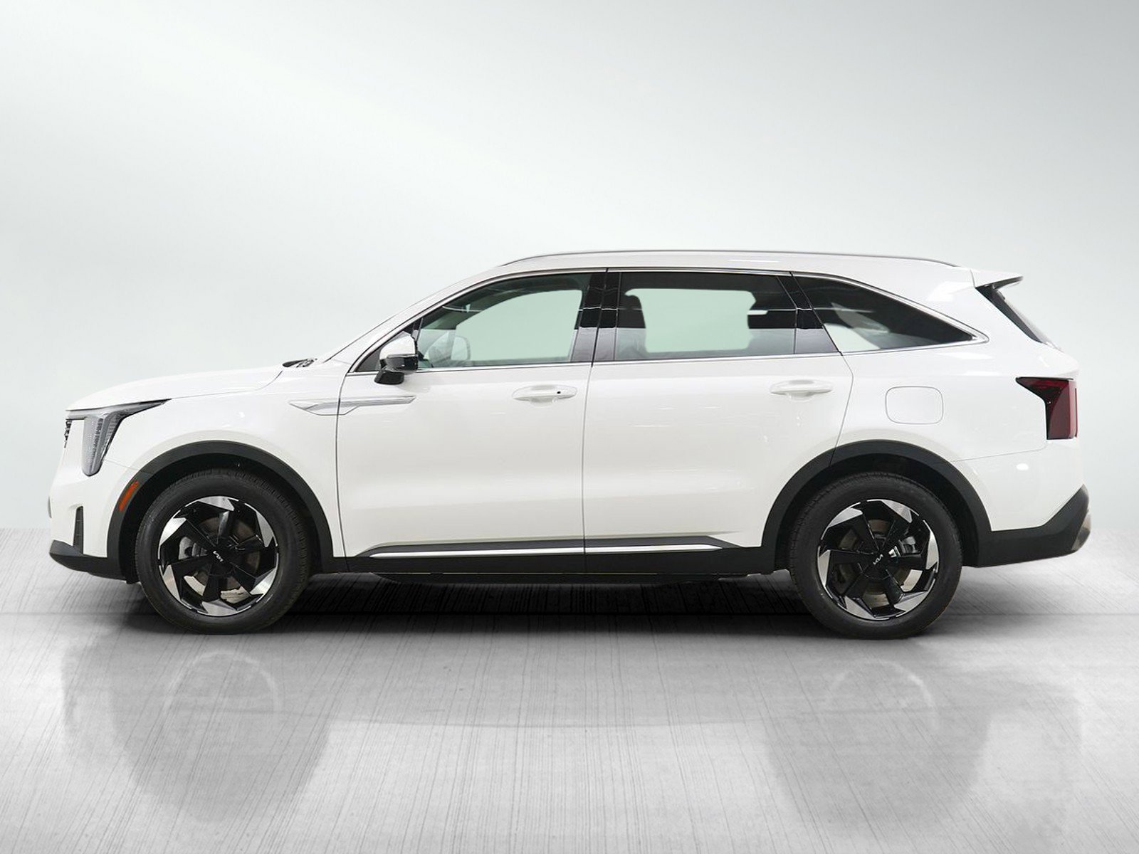 Used 2025 Kia Sorento EX Hybrid with VIN KNDRHDJG5S5301856 for sale in Wayzata, Minnesota