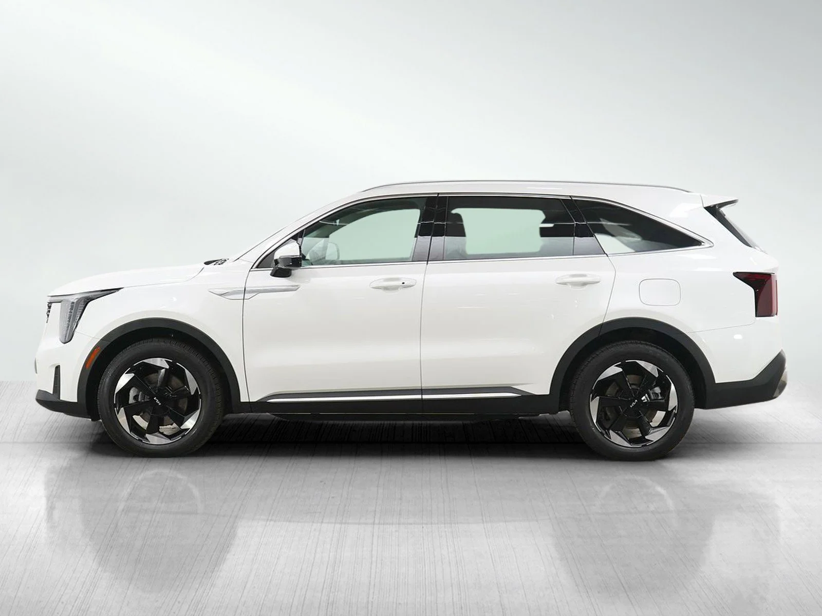 Used 2025 Kia Sorento EX Hybrid with VIN KNDRHDJG5S5301856 for sale in Wayzata, Minnesota